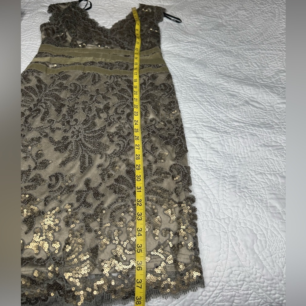 Tadashi Shoji Smoke Pearl Sequin Lace Cocktail Dress 6P
V Neck Sheath Evening - Picture 14 of 15